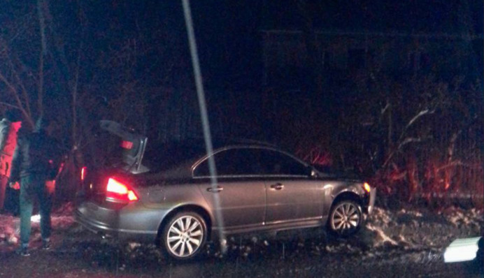 Под Киевом из-за ДТП люди остались без света: фото и видео аварии