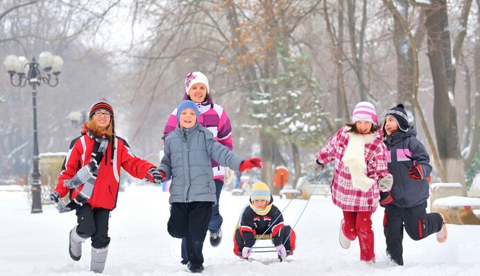 Зимові канікули 2022/2023 в Україні: як змінився графік у різних областях