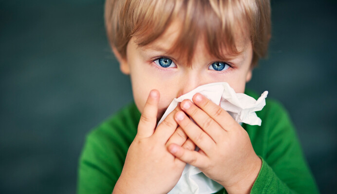 Не існує спеціальних ліків: педіатр розповіла, як лікувати ГРВІ у дитини
