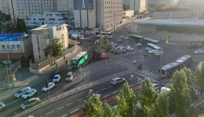 В Иерусалиме в результате двойного теракта пострадало много людей: фото и видео с места