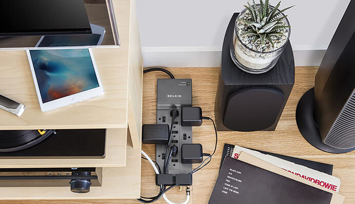 Перепади напруги у квартирі: як захистити техніку