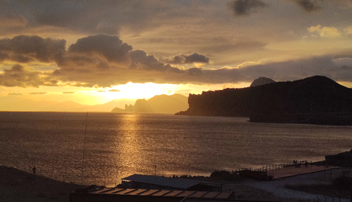 У Криму пролунала серія потужних вибухів: перші подробиці та відео