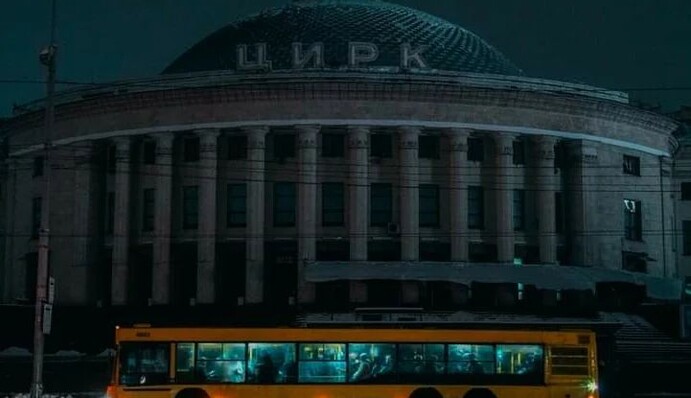 ​Свет - это ты: киевляне делятся фото обесточенного города после ракетных атак