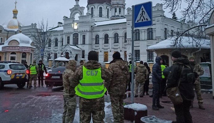 Обыски в Лавре: как попы УПЦ МП вредят во время войны