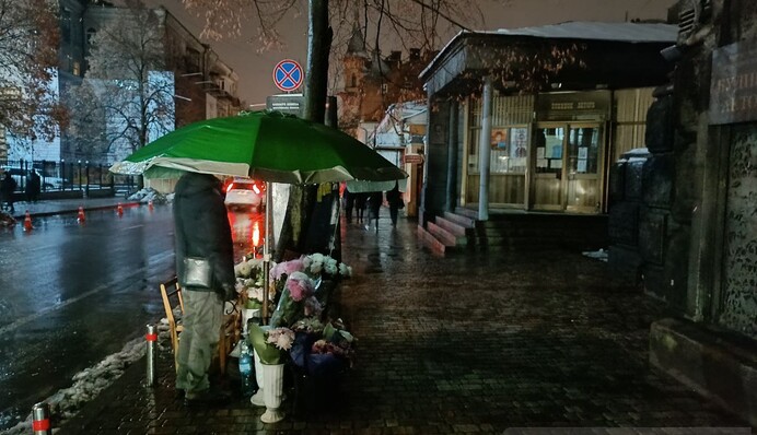 Киян не зламати: як живе столиця при постійних відключеннях світла - ексклюзивні фото