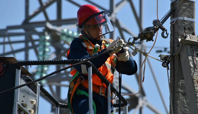 Екстрені відключення світла в Україні: яка зараз ситуація