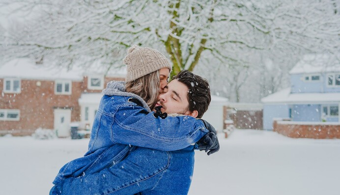 На них чекає зимова казка: три знаки Зодіаку у грудні зустрінуть справжнє кохання