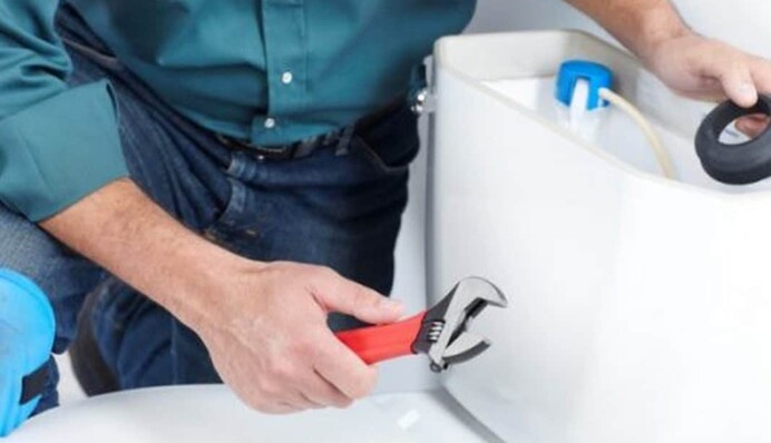 Как уменьшить расход воды в туалете: простые лайфхаки