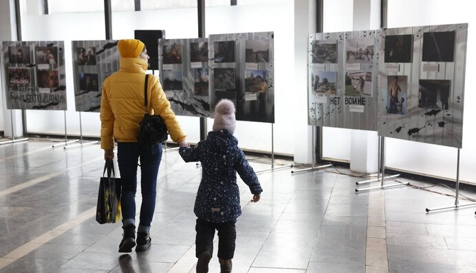 У метро Києва відкрилася виставка про війну: фото