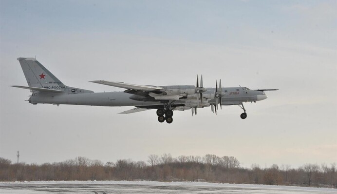 Вибухи на аеродромі у Енгельсі: український генерал вказав на причини "бавовни"
