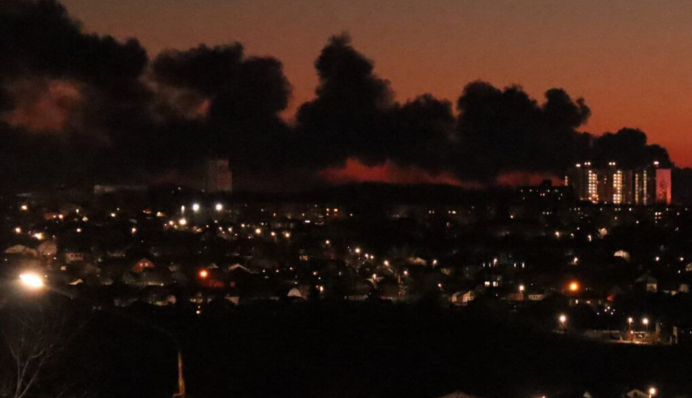 Взрывы на авиабазе в Курске: опубликованы спутниковые снимки