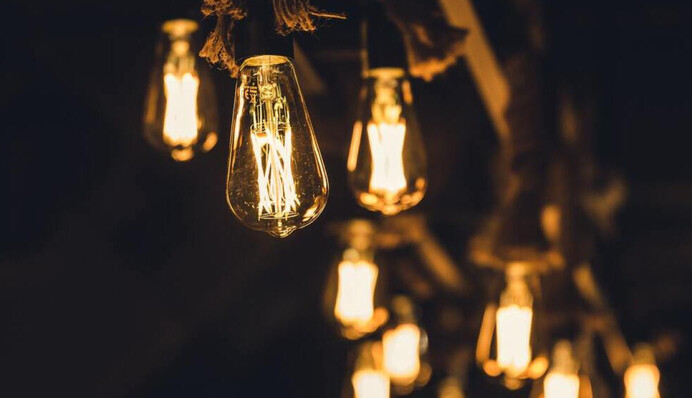 Если свет отключат на 6 и более часов:  украинцам рассказали алгоритм действий