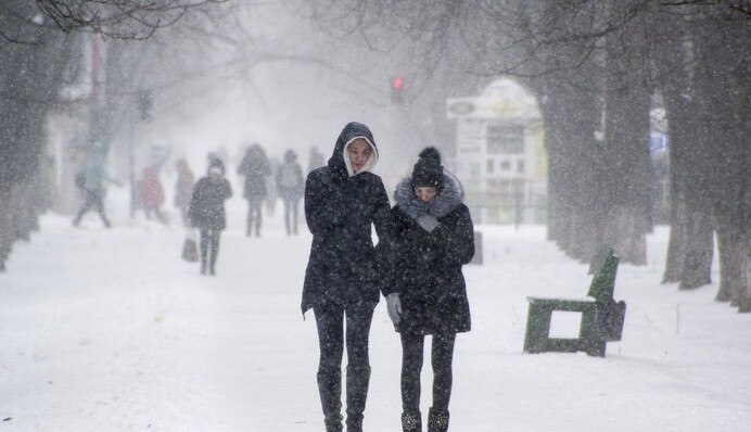 Яка погода чекає на українців у суботу: прогноз на 10 грудня