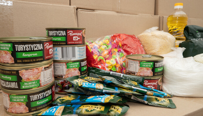 У Києві знову видають продуктові набори: хто та де може отримати