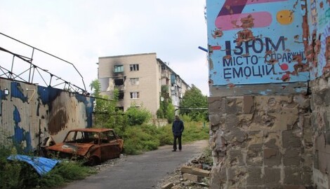 Пострадал больше, чем Мариуполь: как полностью разрушенный россиянами Изюм возвращается к жизни, видео