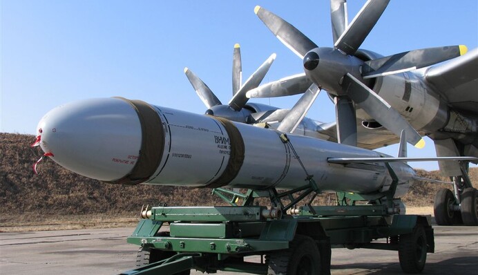 Потенциал еще есть: эксперт рассказал, на сколько массированных залпов хватит ракет у России