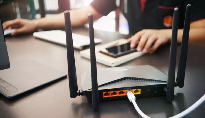 Будете с интернетом даже при блэкауте: найден еще один простой способ подключить роутер к павербанку