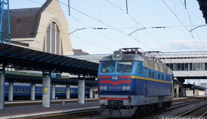Від години і більше: Укрзалізниця оприлюднила перелік рейсів з затримками руху потягів