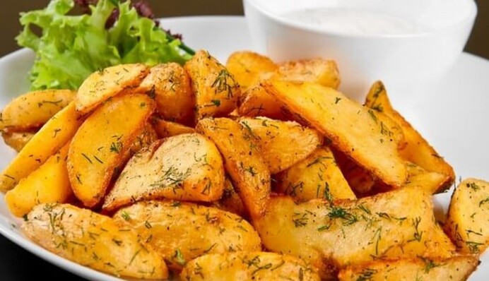 Как сделать вкусный хрустящий картофель в духовке: полезные советы