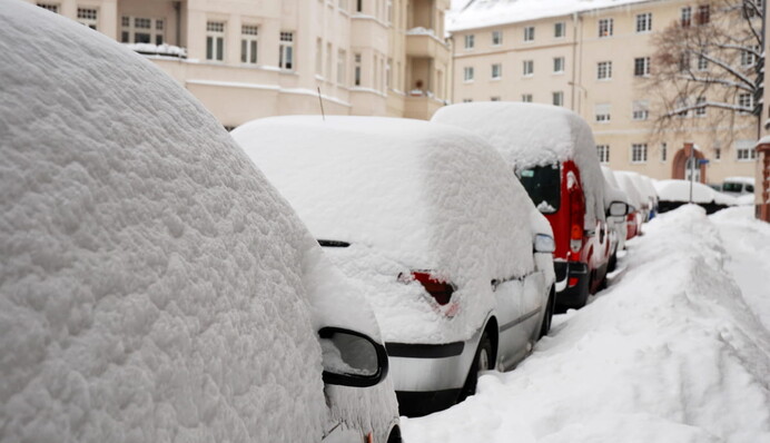 Як припаркувати авто взимку, щоб не занесло снігом: корисні поради