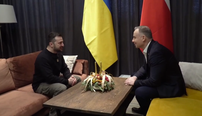 Дорогою до України Зеленський провів ще одну важливу зустріч із європейським лідером: відео