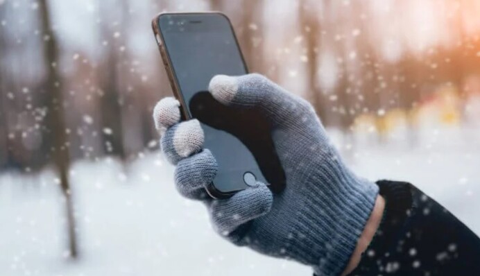 Телефон внезапно не выключится: как сохранить батарею на морозе