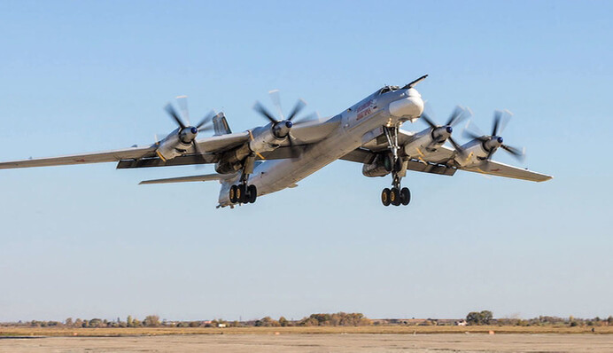 Взрывы в Энгельсе: военный эксперт указал на проблемы у россиян со стратегической авиацией