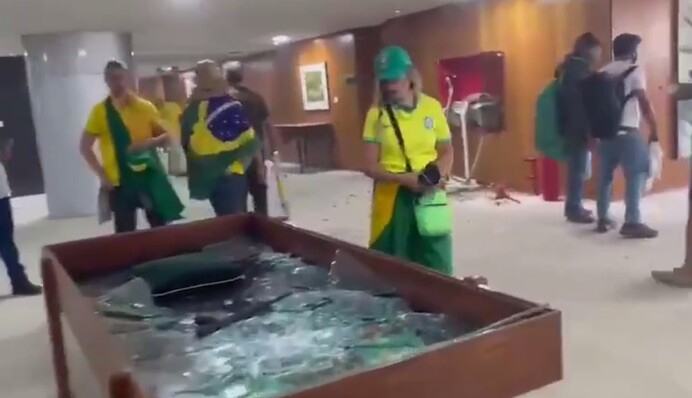 Бразилія у вогнях протестів: що відбувається у топ-країні Південної Америки