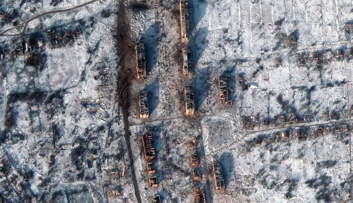 На що окупанти перетворили Бахмут і Соледар: опубліковано знімки з супутника