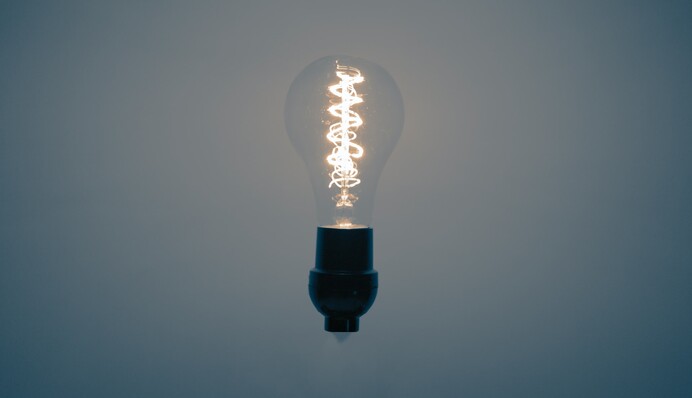 В Киеве и двух областях ввели экстренные отключения света