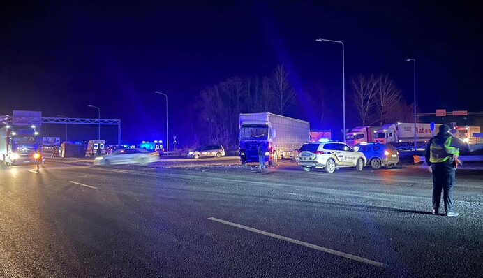 Десятки пассажиров маршрутки пострадали в ДТП на трассе Киев-Чоп