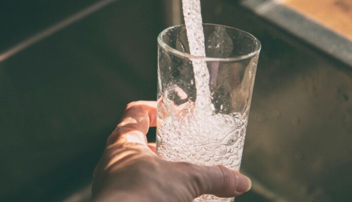 В Минздраве рассказали, какую воду обязательно нужно очищать и как это сделать в домашних условиях