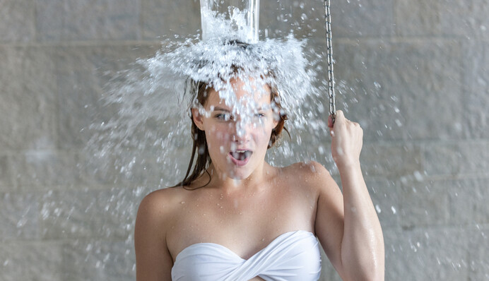 Полезно круглый год: в Минздраве назвали 5 преимуществ купания в холодной воде