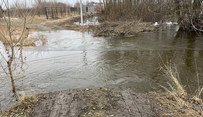 Під Києвом очікується ще один потужний вибух: фото та відео повені на Десні