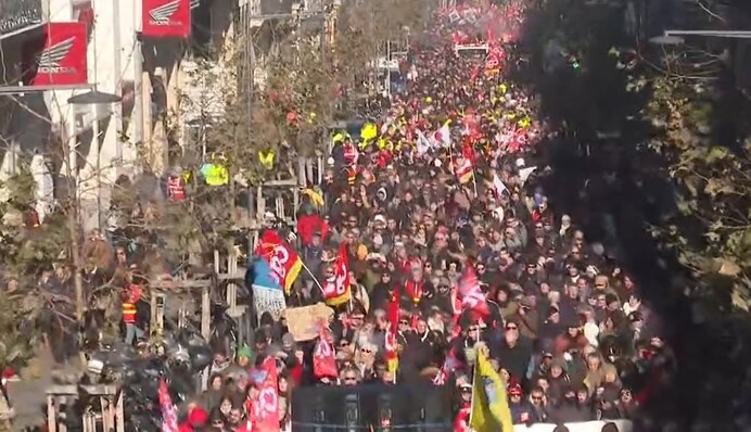 Іспанію та Францію захлеснули багатотисячні мітинги: деталі