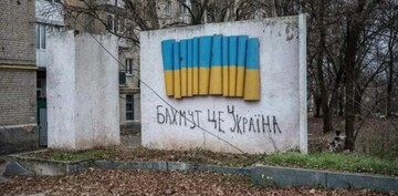 Є казарма – немає казарми: відео прямого потрапляння в базу росіян під Бахмутом