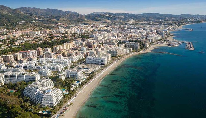 Украинского топ-прокурора уволили после новогоднего отдыха на испанском курорте: фото