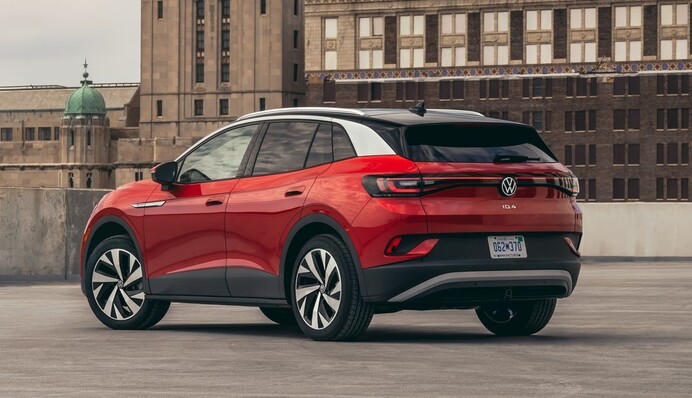 Українці поступово відмовляються від авто на бензині: дані за 2022 рік