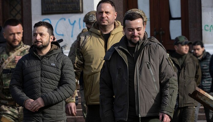 Наша політика стала непередбачуваною: експерт висловився про чистки в лавах чиновників в Україні