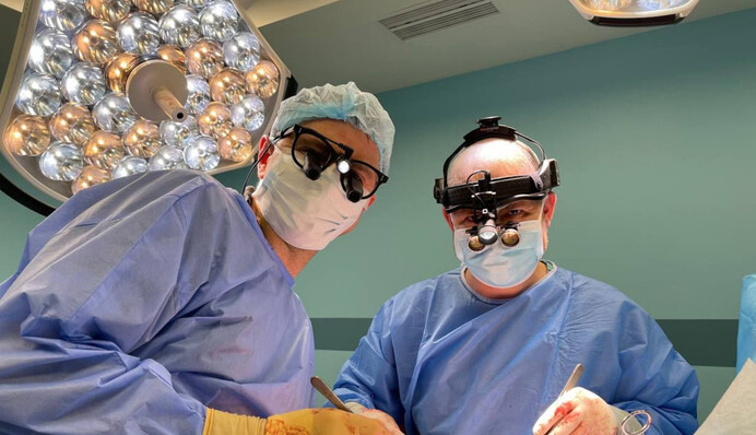 Длилась 16 часов: в Украине провели уникальную операцию по пересадке легких