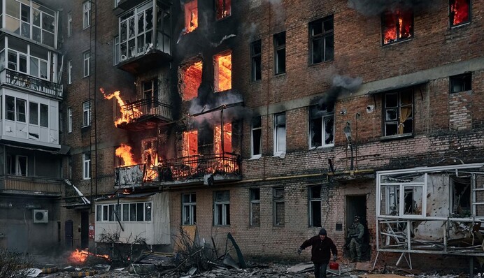 Росіяни намагаються оточити Бахмут: військовий розповів про тяжкі бої