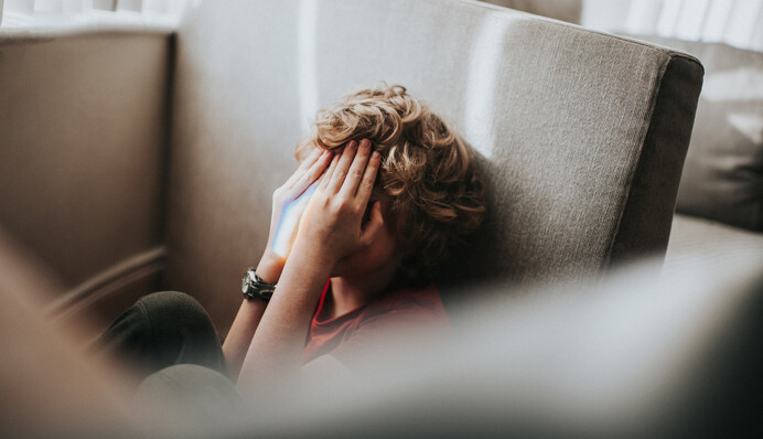 Алкоголь не снимает стресс: эксперт рассказал, как успокоиться свидетелям ракетных ударов