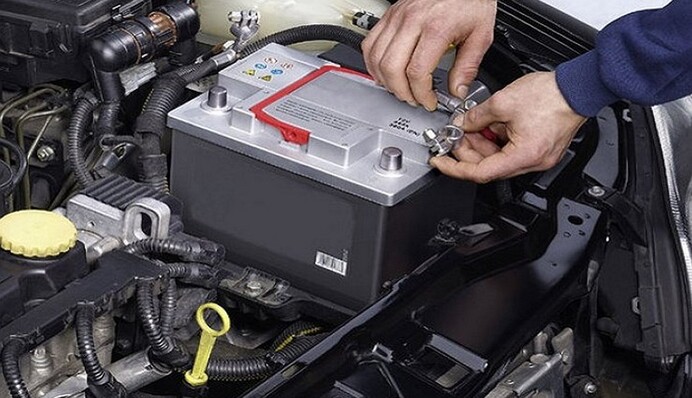 Как проверить работу аккумулятора зимой: советы водителям
