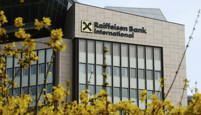 Відомий банк звинуватили у пособництві нацизму через діяльність у Росії: подробиці скандалу