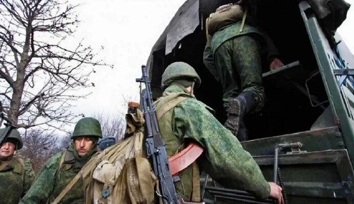 Атакуют прямо в лоб: офицер ВСУ о тактике оккупантов на Донбассе