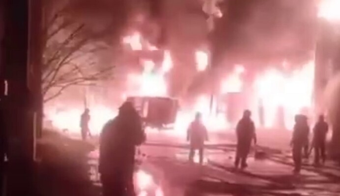 В Иране прогремели мощные взрывы на военных предприятиях: фото, видео и все подробности