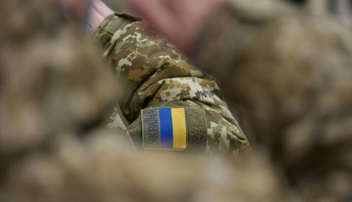 Видача повісток українцям за кордоном: у ЗСУ пояснили, кому можуть вручити