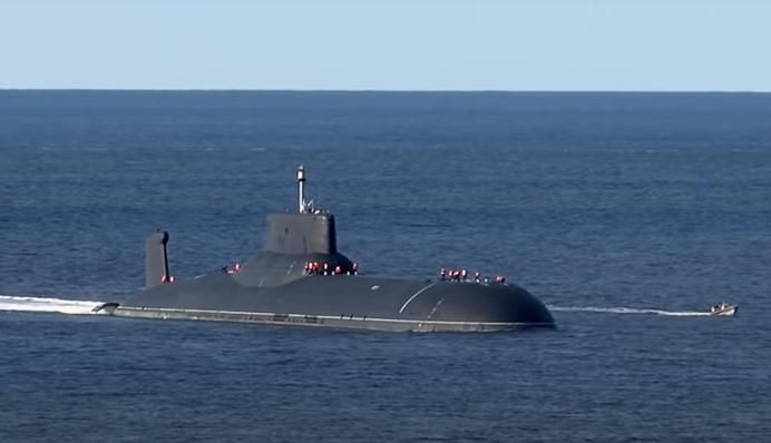 РФ потеряла самую большую в мире атомную подводную лодку: что произошло
