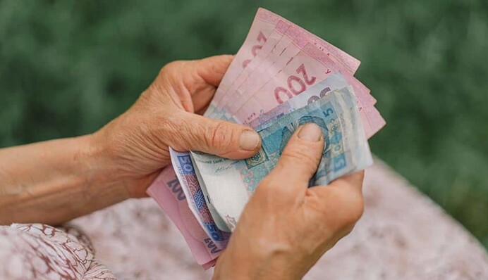 Індексація пенсій у березні: чому непрацюючим підвищать, а працюючим - ні