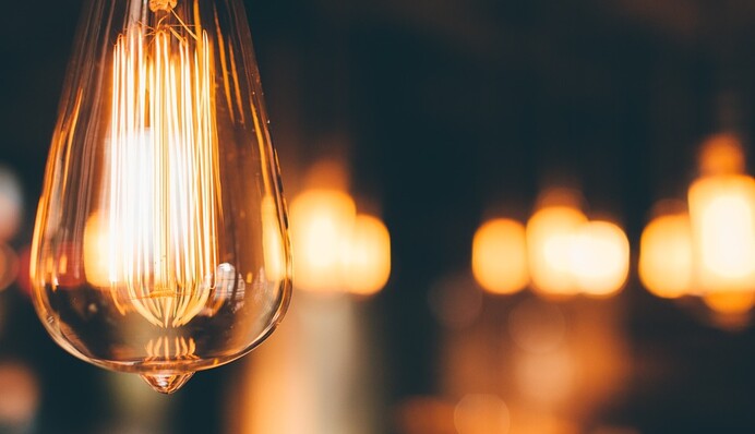 В Киеве и области возможны отключения света: где и когда будут